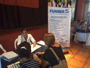 Programa de Becas de FUNIBER despierta gran interés en la Feria de Empleo y Oportunidades en San Pedro Sula (Honduras)