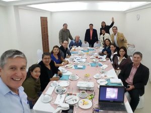Mesa redonda sobre comunicación digital con reputados periodistas de Bolivia