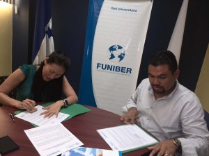 FUNIBER firma un convenio de becas con FACACH en Honduras
