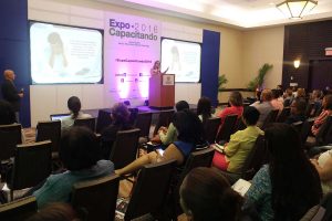 Programa de Becas FUNIBER presentado en Expo Capacitando 2016 en República Dominicana