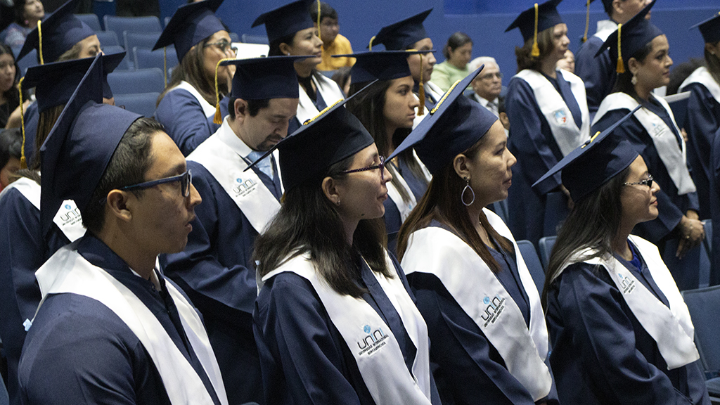 Funiber El Salvador Realiza Una Entrega De T Tulos A Estudiantes