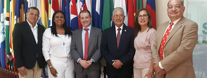 El rector de UNEATLANTICO visita la Universidad de Panamá