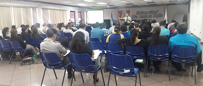 FUNIBER presenta los programas de Doctorado en la UNAB en El Salvador