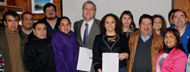 FUNIBER firma convenio de Becas con la Municipalidad de Futrono en Chile
