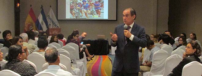 Gran interés en El Salvador por la conferencia sobre alimentación saludable organizada por FUNIBER