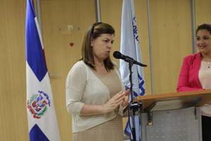 Elvira Carles imparte charla en República Dominicana ante profesionales del sector hidroeléctrico