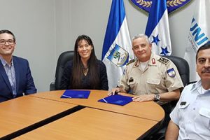 FUNIBER firma convenio con la Universidad de Defensa de Honduras (UDH)