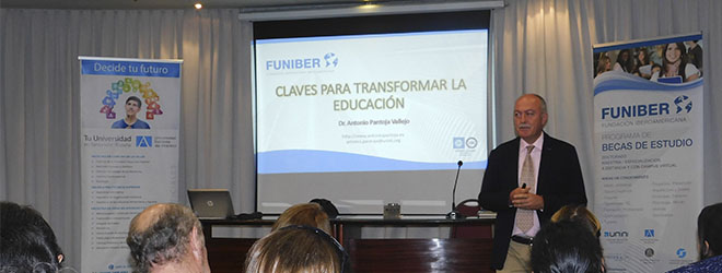 Excelente asistencia a la conferencia del Dr. Pantoja en Montevideo