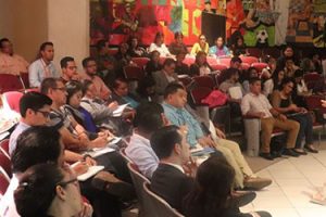 La conferencia de Elvira Carles en Tegucigalpa sobre cambio climático despierta gran interés