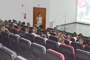 FUNIBER imparte conferencia sobre cooperación internacional en Ondijva (Angola)