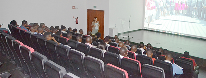 FUNIBER imparte conferencia sobre cooperación internacional en Ondijva (Angola)