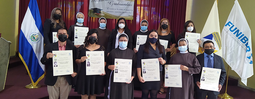 FUNIBER e IEESES gradúan nuevos profesionales en El Salvador