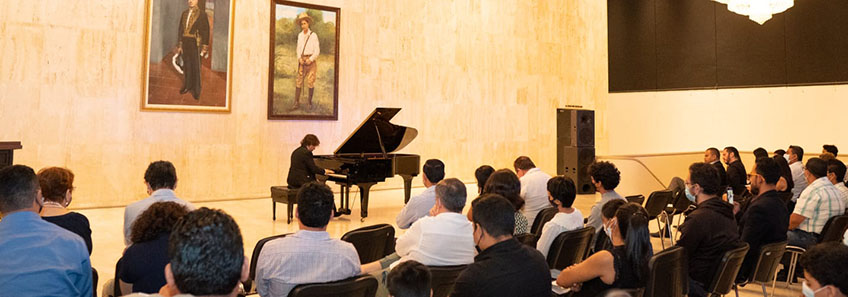 El pianista español José Luis Nieto cautiva en Nicaragua interpretando a Manuel de Falla