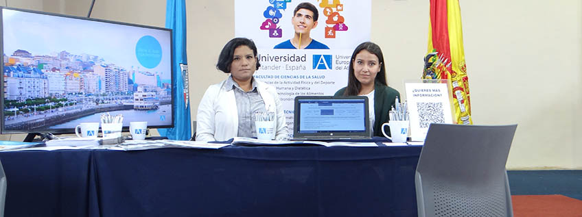 FUNIBER Bolivia participa en dos ferias universitarias con el fin de promover su programa de becas