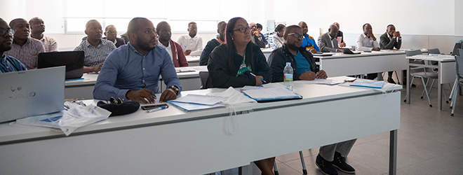 Estudiantes de Angola, becarios de FUNIBER, visitan UNEATLANTICO para participar en un seminario y defender el TFM