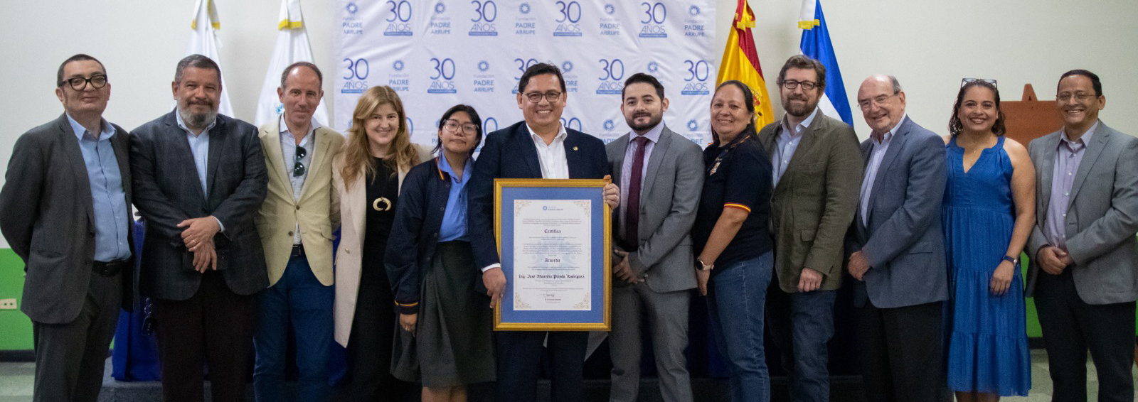 FUNIBER El Salvador reafirma su compromiso con la educación junto a la Fundación Padre Arrupe