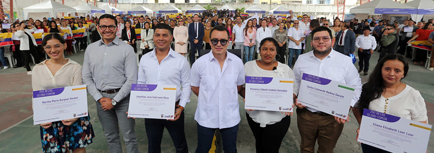 FUNIBER Ecuador y el presidente de la República del Ecuador entregan becas de estudio en el marco del programa «Globo Común» 