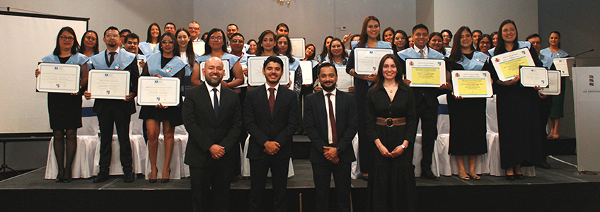 FUNIBER Guatemala reconoce la excelencia académica de sus becados en una ceremonia de entrega de títulos