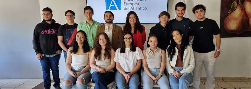 FUNIBER organiza un desayuno de despedida para estudiantes salvadoreños que iniciarán sus estudios en España