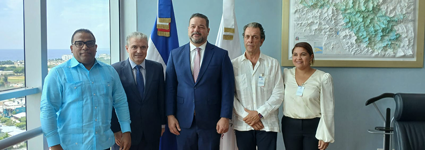 El presidente de FUNIBER visita el Ministerio de Ambiente y Recursos Naturales de República Dominicana