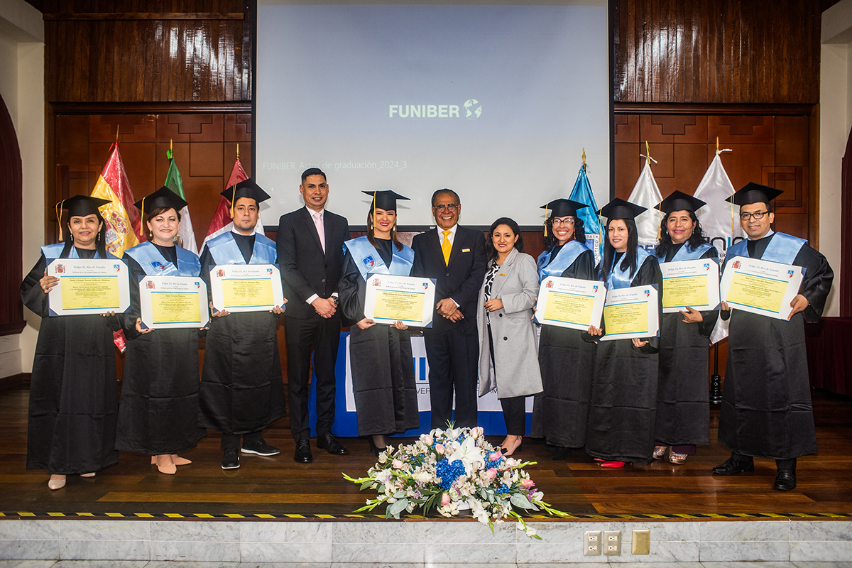 FUNIBER entrega diplomas en Perú