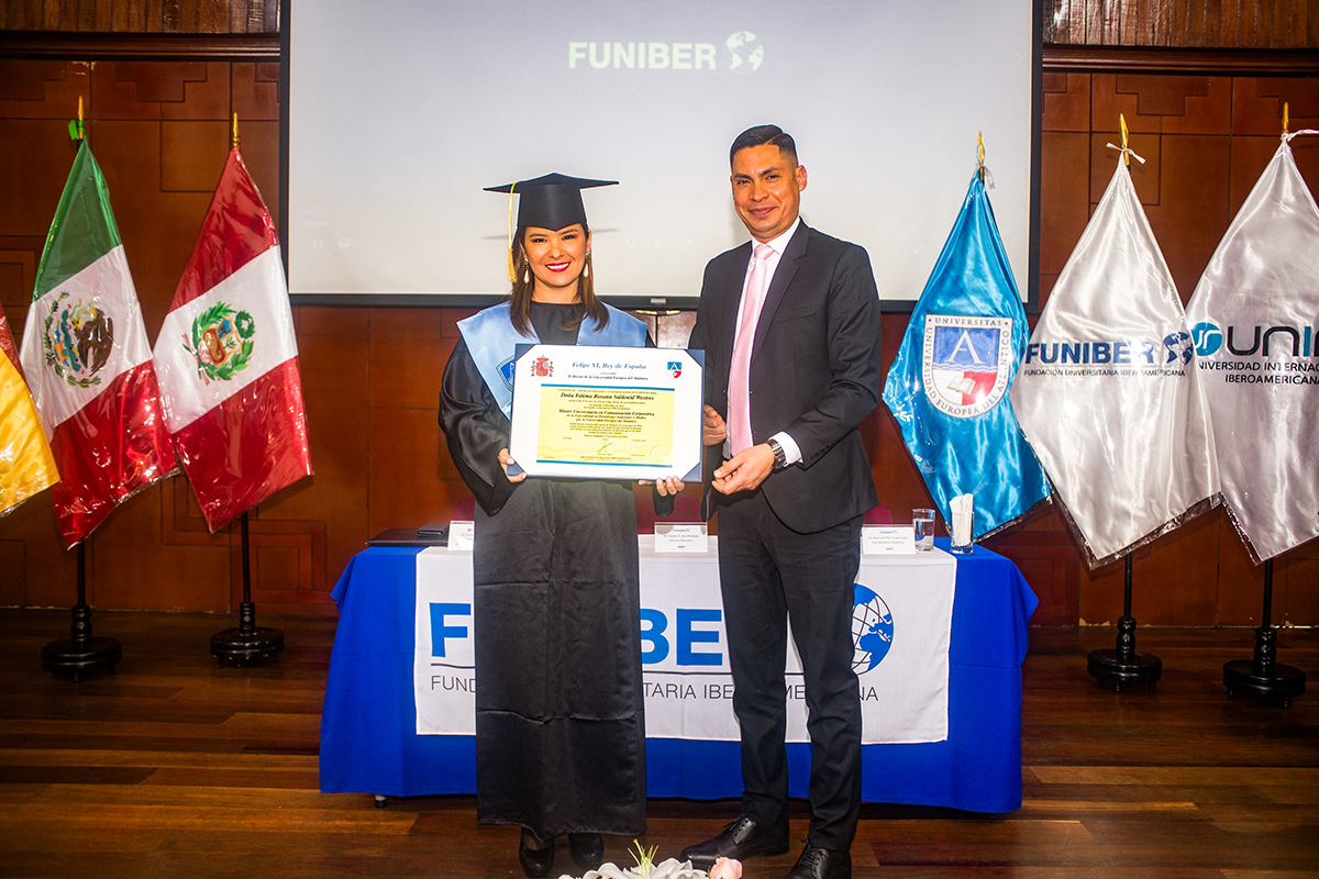 FUNIBER entrega diplomas en Perú