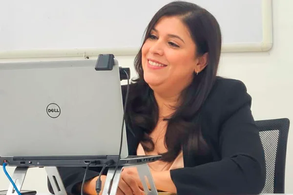 Dra. Farah Silvana Alabí Hernández, becada de FUNIBER.