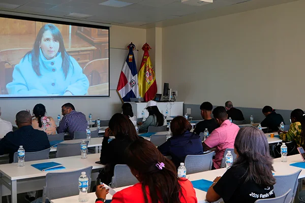 Conferencia en UNIROMANA. 