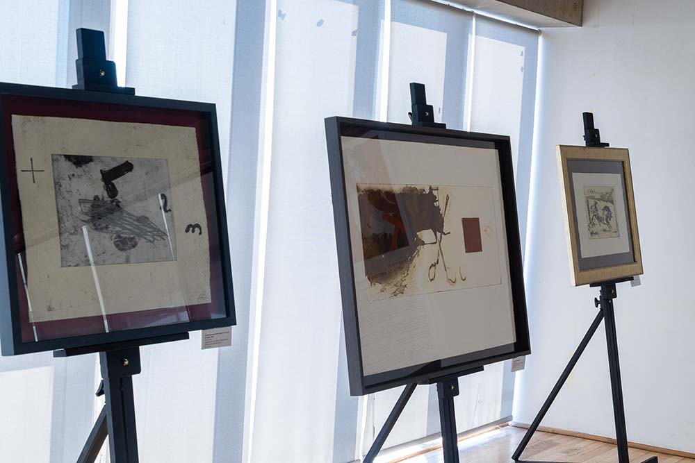 expo-tapies-sebastian-herrera-uno-dos