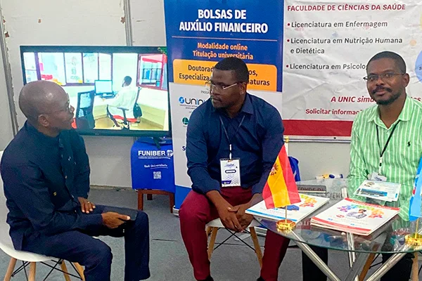 Feria Internacional Universitaria en Angola.