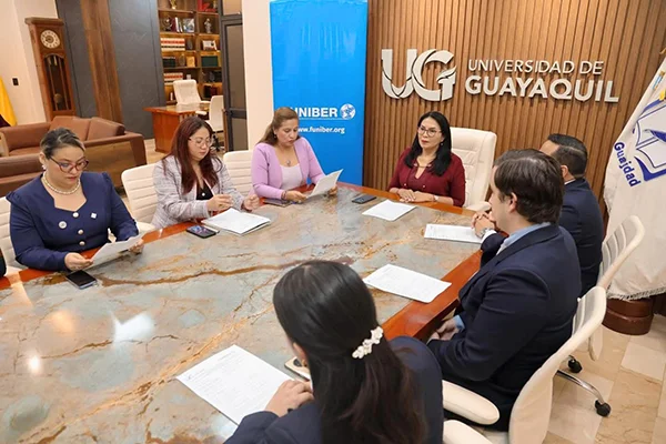 Reunión de los representantes de FUNIBER y UNEATLANTICO con los representantes de la Universidad de Guayaquil. 