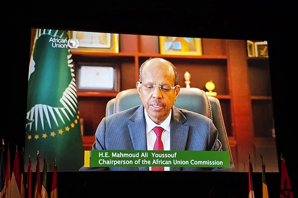 El presidente de la Comisión de la Unión Africana, H. E. Mahmoud Ali Youssouf, enviando el mensaje institucional en conmemoración del Día de África.