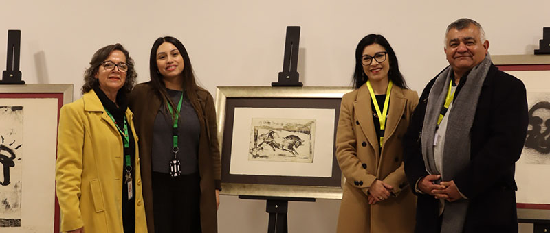 La Obra Cultural de FUNIBER y de la Universidad Europea del Atlántico celebra la inauguración de la exposición “Tàpies, colección del grabador Barbarà” en Peñalolén, Chile