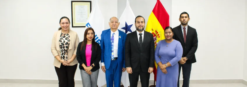 FUNIBER Panamá y el Colegio Nacional de Diplomáticos de Carrera firman un convenio de colaboración