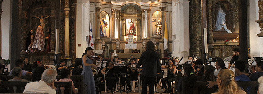 El maestro Gil de Gálvez desarrolla conciertos y actividades formativas en Panamá y Ecuador