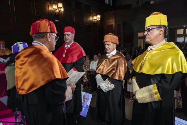 Acto de juramento del Dr. Santos Gracia como nuevo Académico de Número de la RAED.