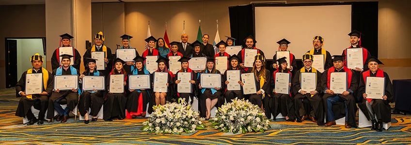 FUNIBER México celebra una ceremonia de entrega de  títulos a estudiantes becados