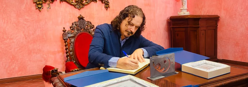 El Ayuntamiento de Nigüelas reconoce a José Manuel Gil de Gálvez como «Hijo Adoptivo» por su trayectoria y vinculación cultural con el municipio