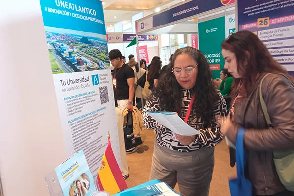 expo-posgrados-cuatro