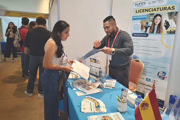expo-posgrados-seis