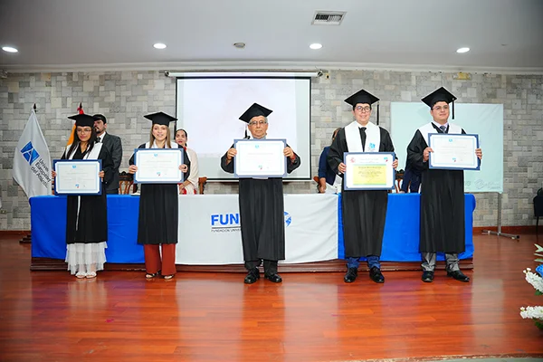 gradua-ecua-cuatro gradua-ecua-cuatro